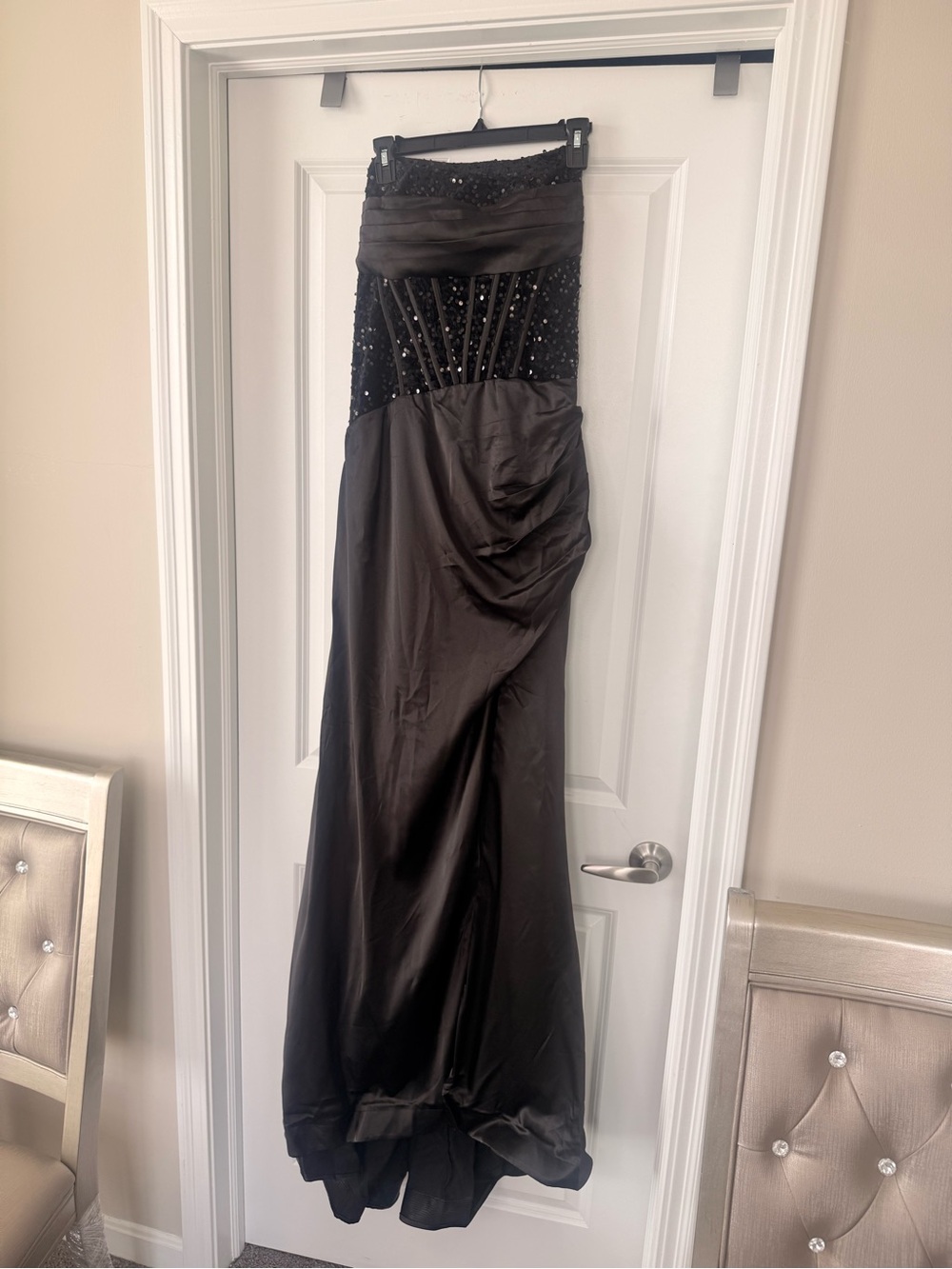 Elegant Black Strapless Evening Gown